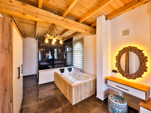  gece  -  Kasım
  | Seydikemer Karadere’de Hamamlı ve Isıtmalı Havuzlu Lüks Villa